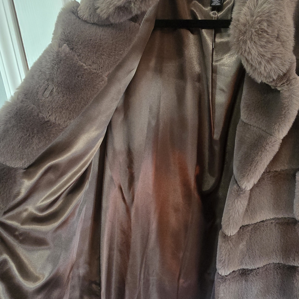 Women's Brown Faux Fur Coat - Picture 6 of 9